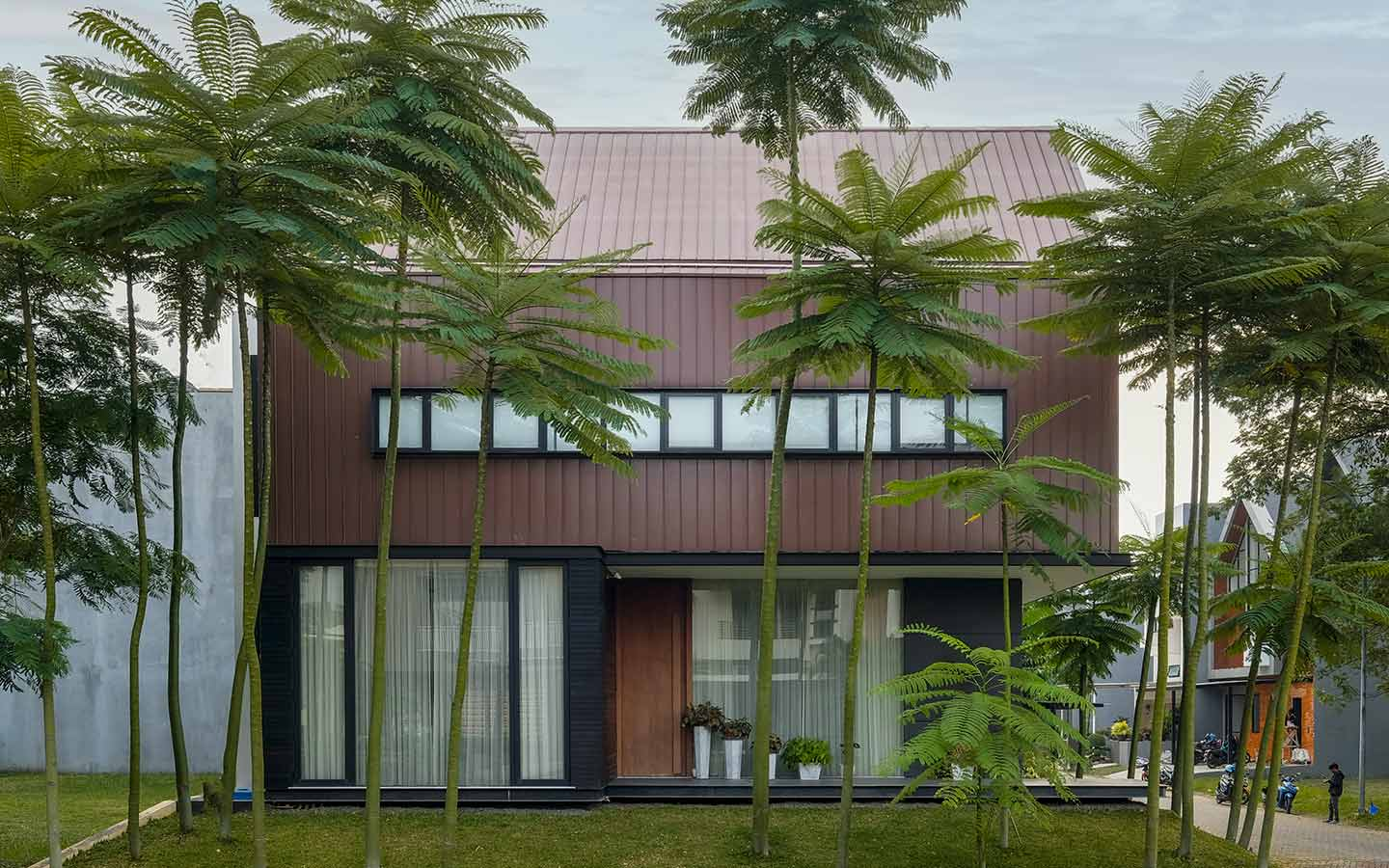 Rumah Modern Tropis yang Penuh Gaya.png