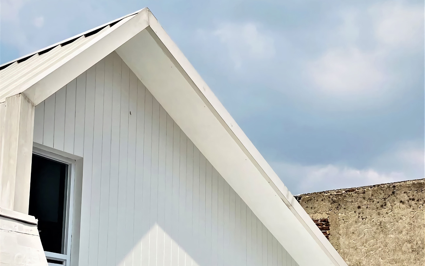 COLORBOND&reg; Off White Sayana.jpg