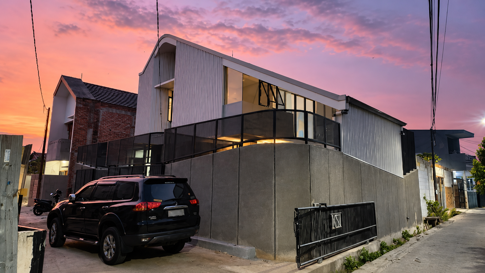 Modern House at Purple Twilight.png