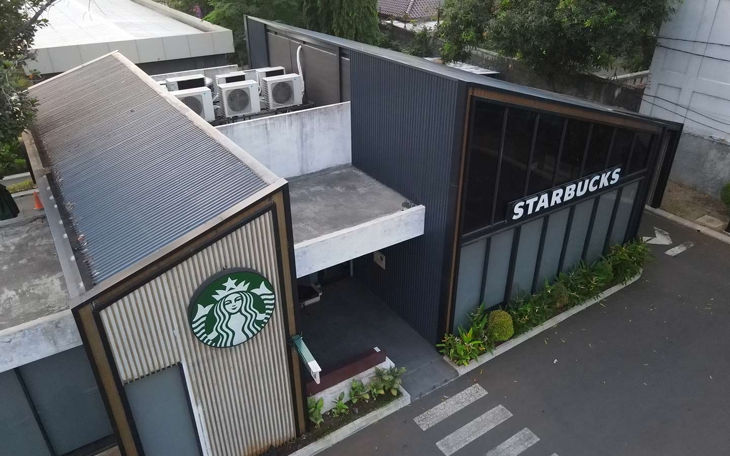 COLORBOND® Cape Charcoal Starbucks.jpg