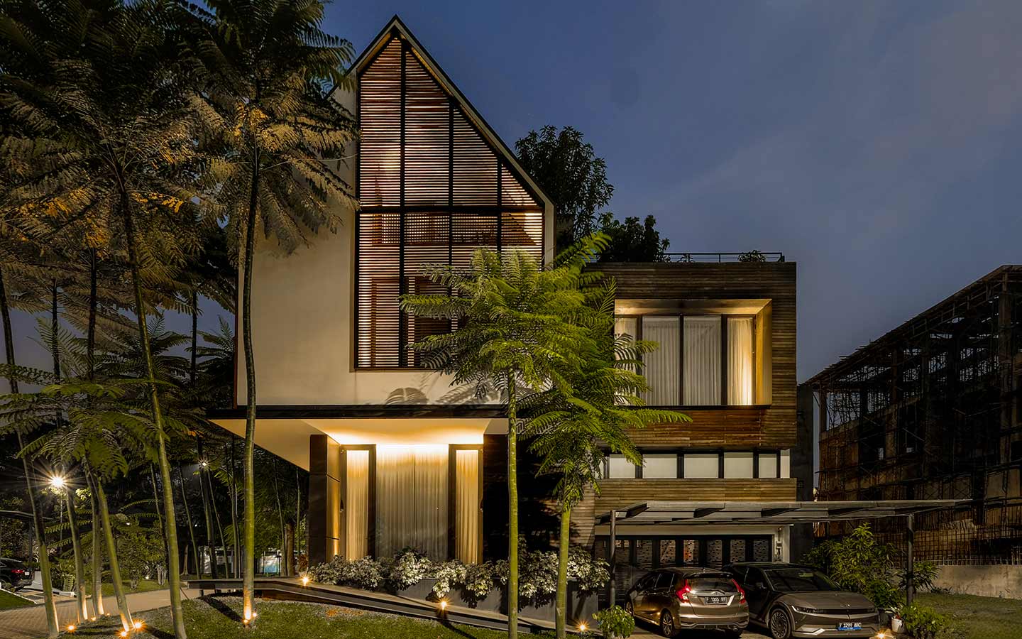 MG Private House Modern Tropis.jpg